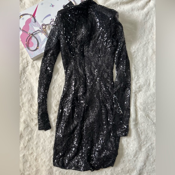 Little sparkle black dress 🖤 - Picture 2 of 4